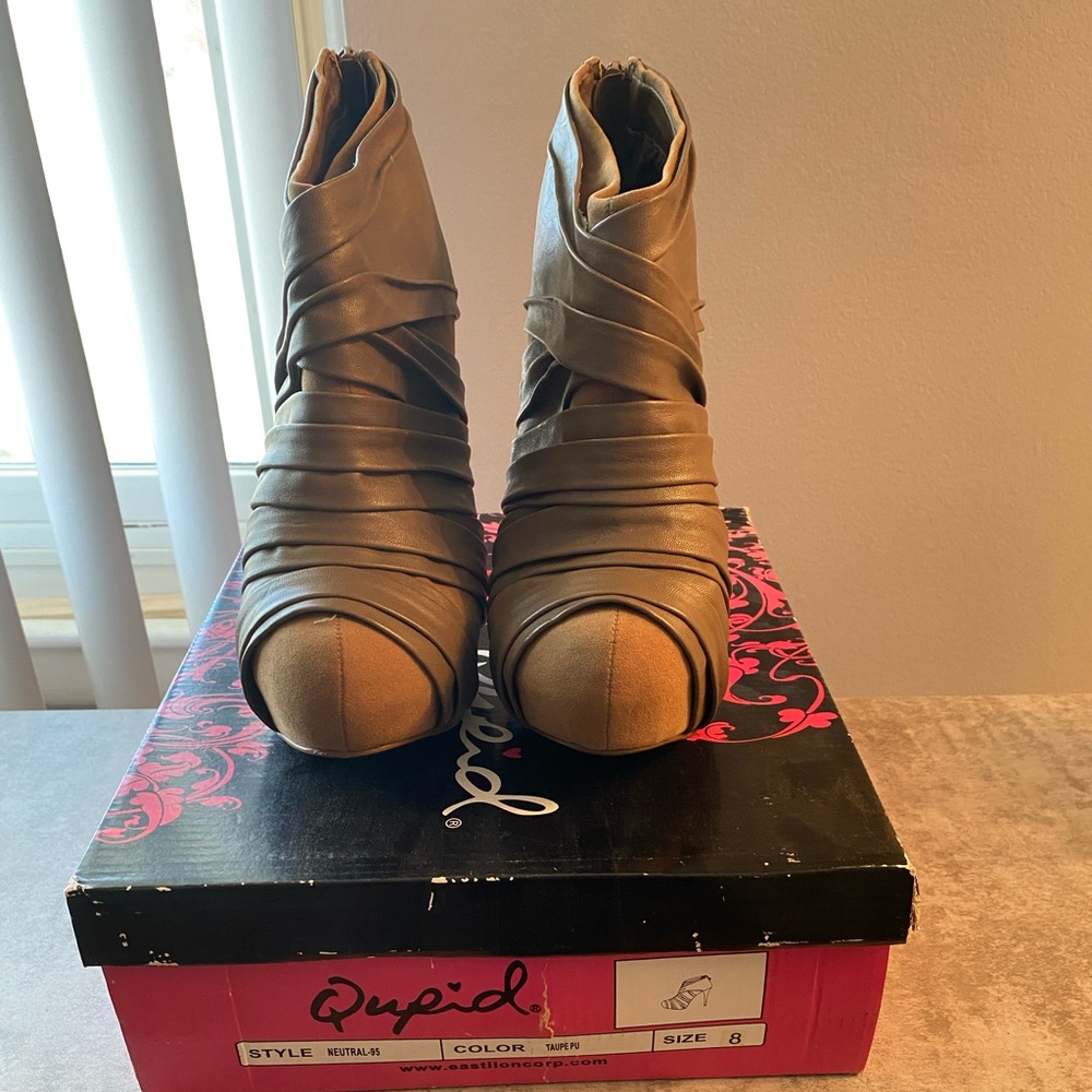 Women’s heels.